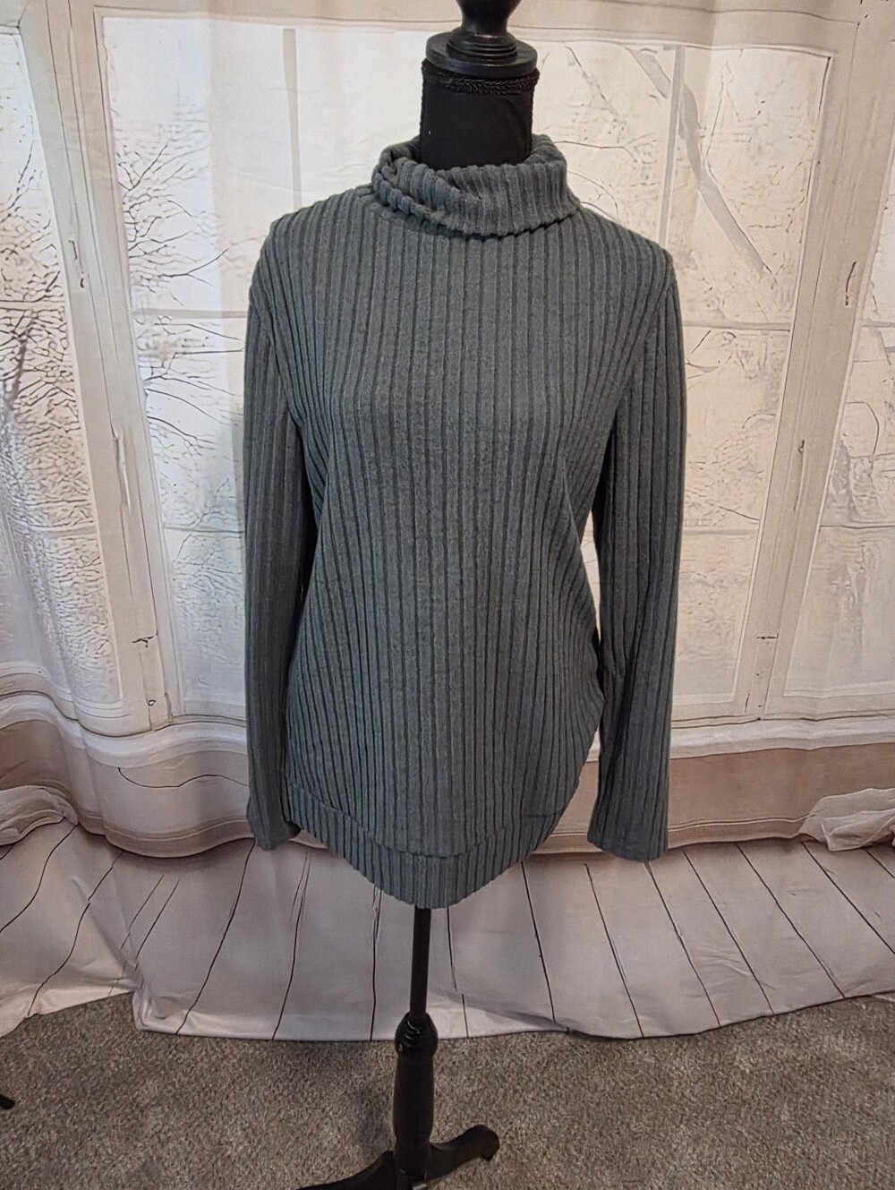 Kohl's Women's Ribbed Slate Gray Turtleneck Sweater
